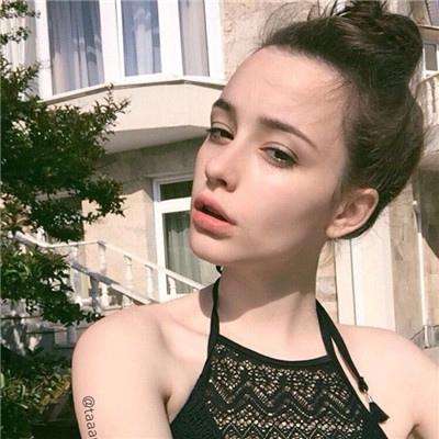 港媒曝钟嘉欣起诉丈夫 男方反诉