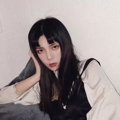 宋茜亮片露背裙