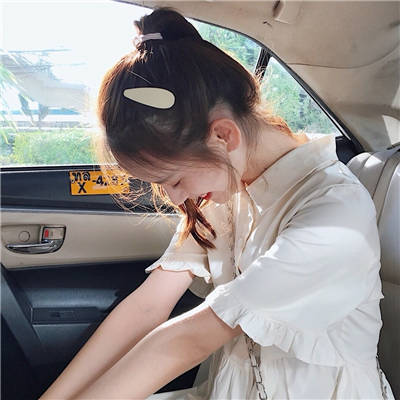 上班发现同事经常在背后议论你,怎么办?