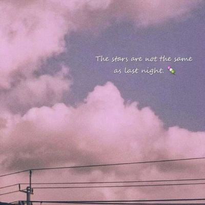 “外交史上第一人”碑前出现这张照片