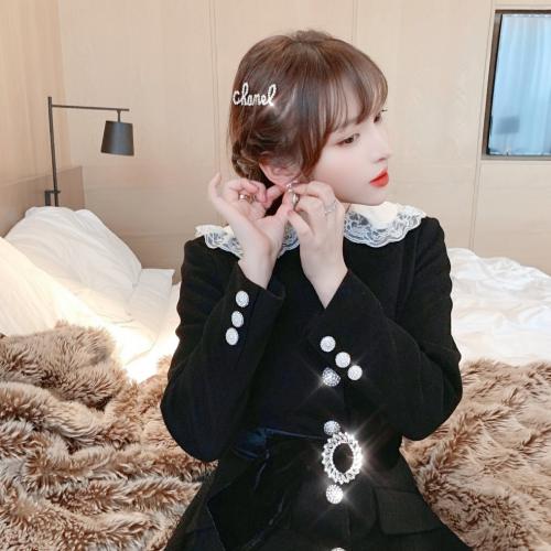 路与他人各不同，不必听风就动容